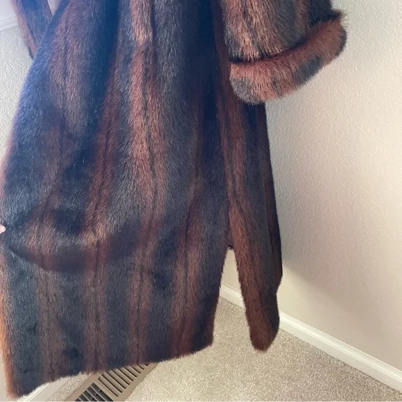 NWOT Faux Fur Coat - Picture 5 of 8